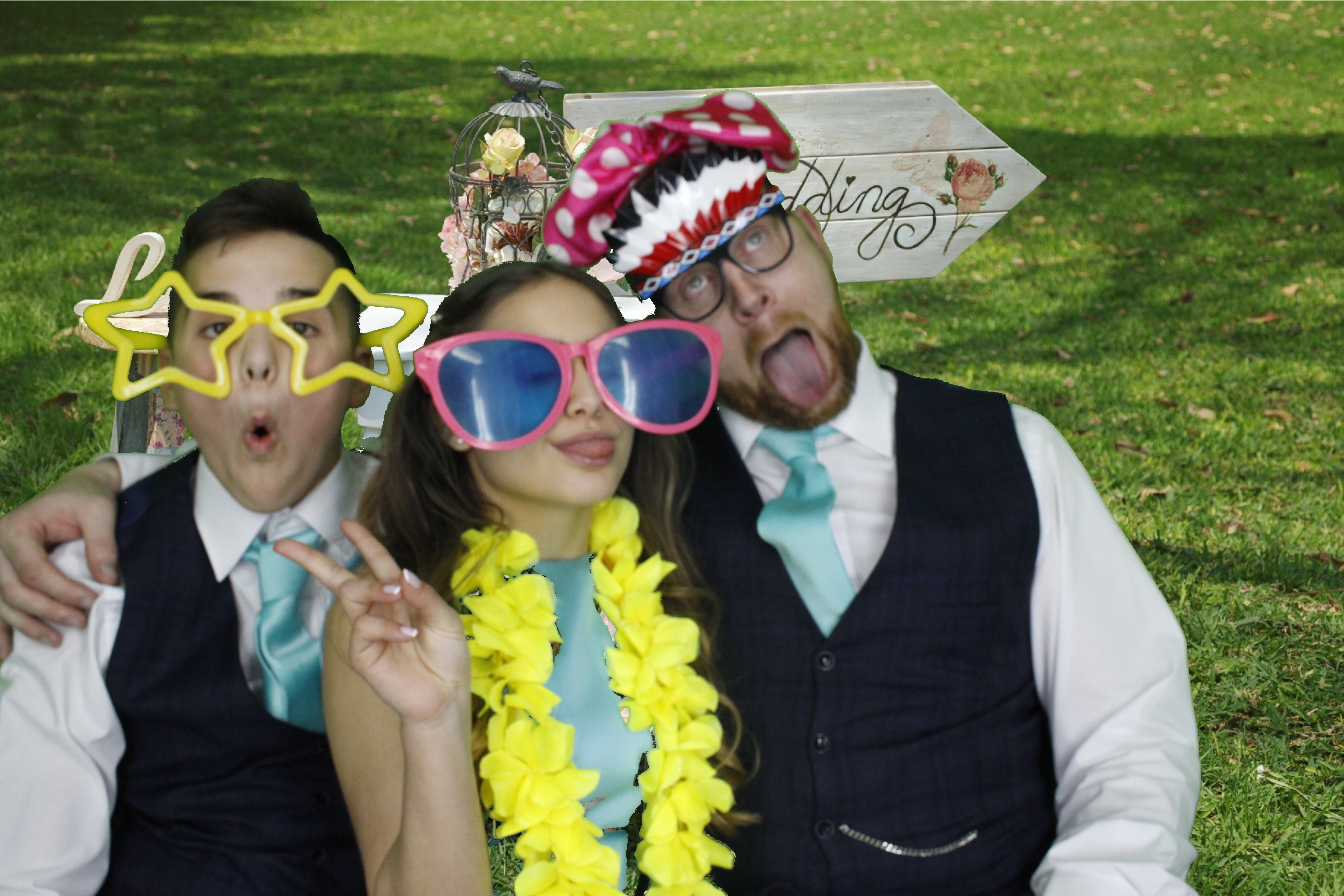 Mr & Mrs Mills | View more photos from the event at gallery.myphotoboothexperience.co.uk/u/MyPhotoBoothExperienceLtd/Mr-Mrs-Mills